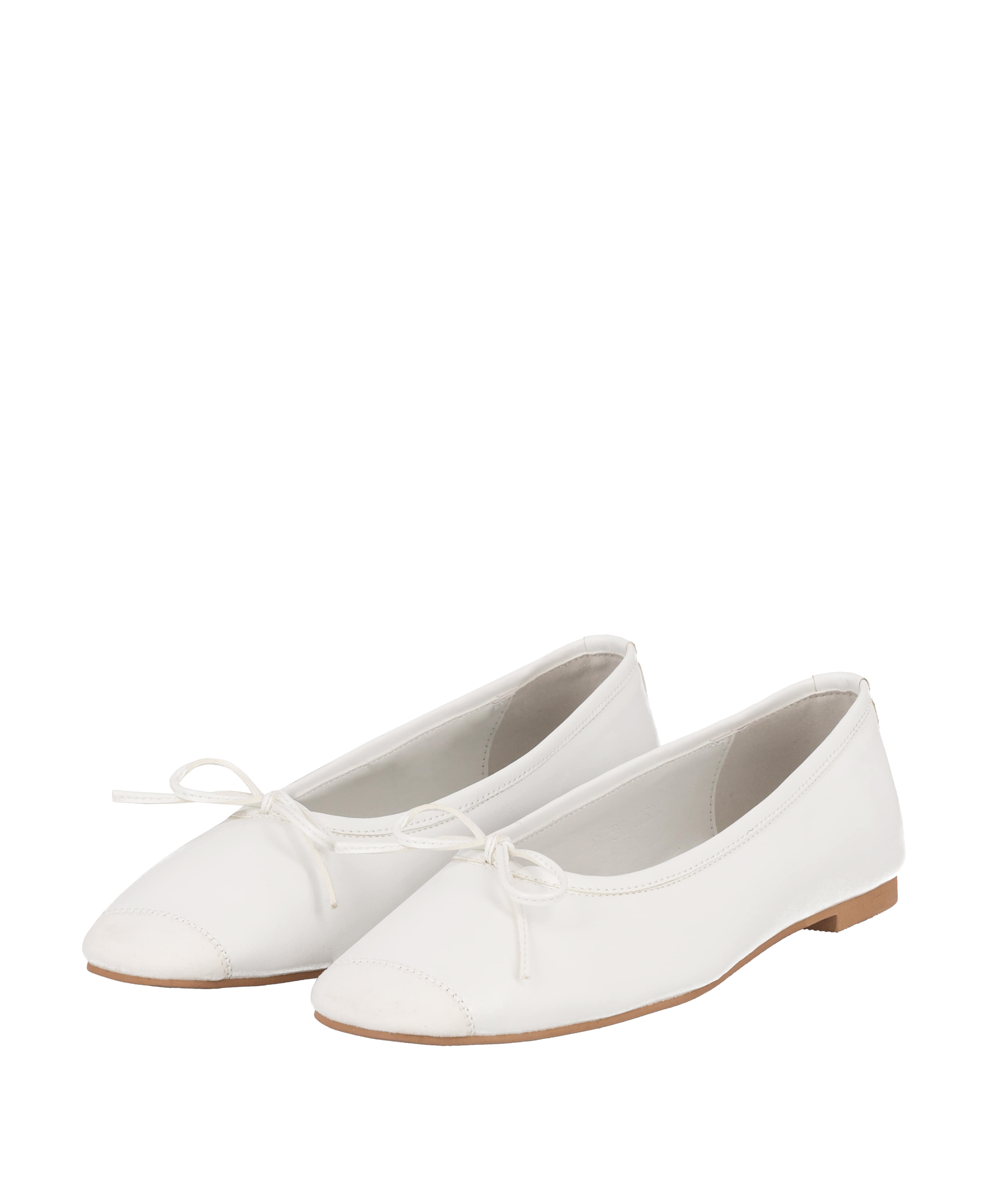 White ribbon flat shoes